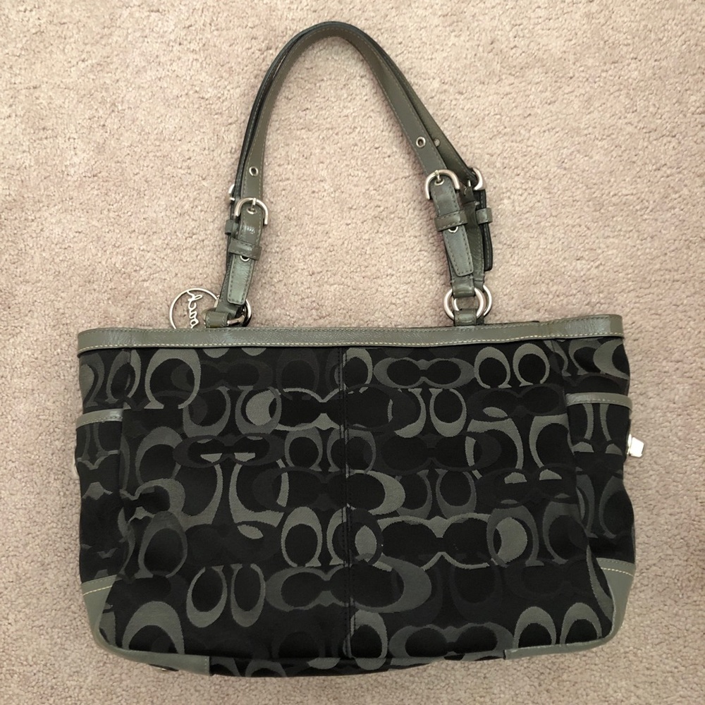 Coach Optic Signature Handbag - Picture 2 of 9